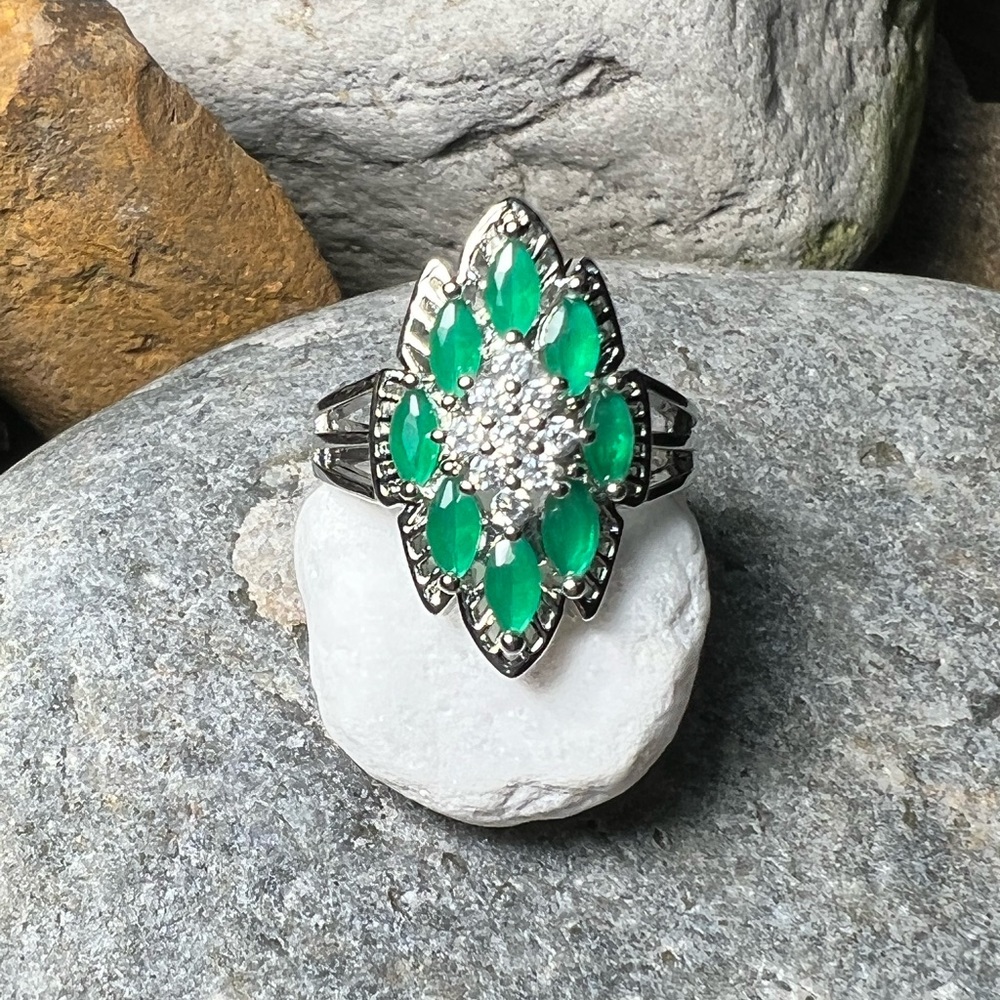 🔥Simulated jade & diamond ring size 6